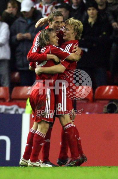 Crouch___Zenden_And_Kuyt.jpg