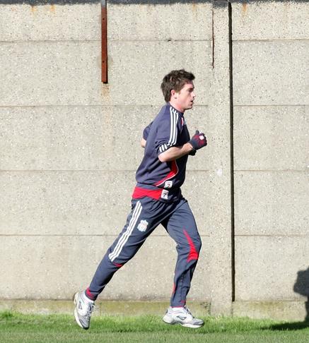 prop070302_01_liverpool_training.jpg