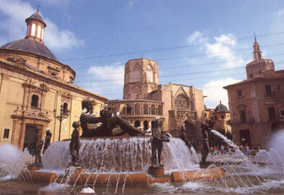 plazavirginnext_to_the_cathedral.jpg