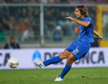 capt.4179778cc28b4c6ba15a6d7d78296c88.italy_soccer_euro_2008_georgia_xlb104.jpg