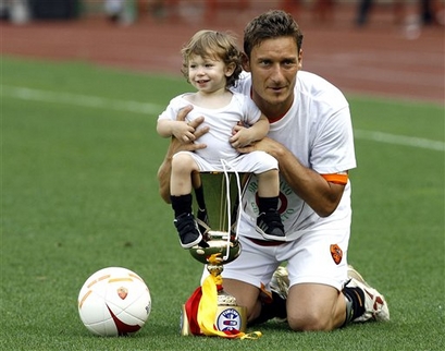 capt.alt10405271559.italy_soccer_alt104.jpg