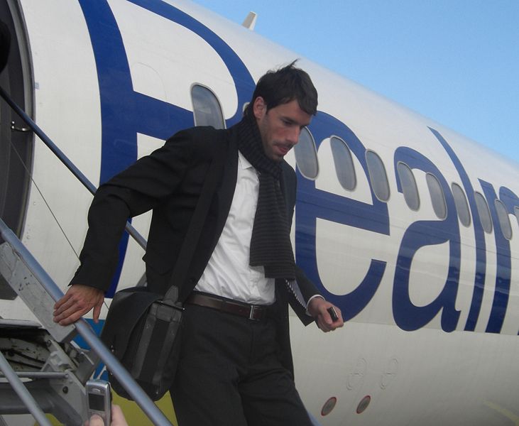 731px_Ruud_van_Nistelrooy__282007_29.jpg