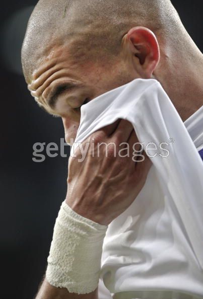 Pepe_of_Real_Madrid_reacts_as_he_trudges_off_the_pitch_after_receiving_a_red_card_during_the_UEFA_Champions_League_first_knockout_round_second_leg_match_between_Real_Madrid_and_AS_Roma_at_the_S..jpg