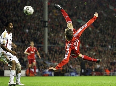 peter_crouch_airbound.jpg