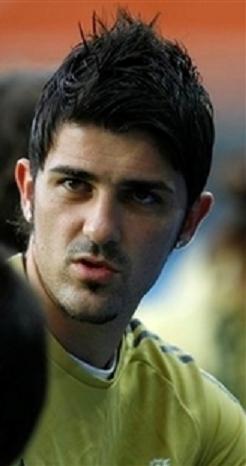 capt.123a375454404f1cbb7320b9b6c64884.soccer_euro_2008_training_spain_xalt106_1_.jpg