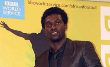 adebayor_040608_ES.jpg