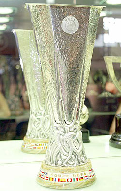uefacuptrofeo8jundcha.jpg