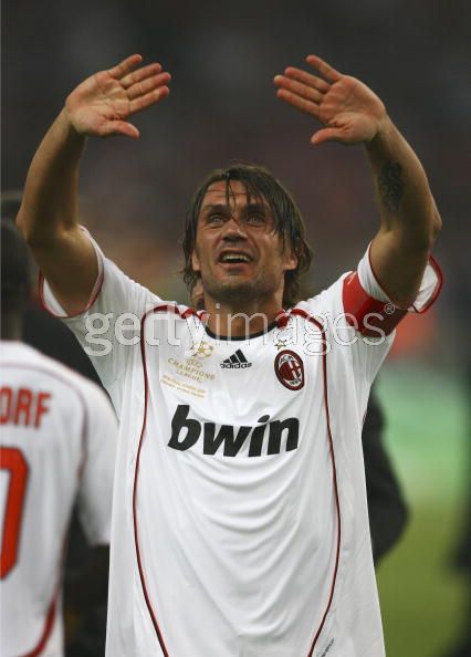 Milan_2_1_Liverpool_IL_CAPITANO_PAOLO__Championi_Del_Europa_2007.jpg
