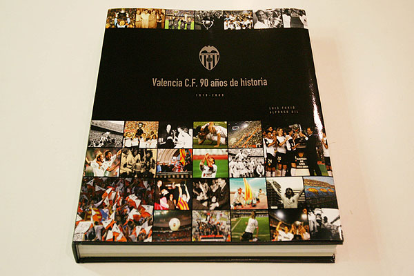 090102libro90aniversario.jpg