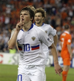 arshavin_goal_celebrate_vs__holand__euro_2008.jpg