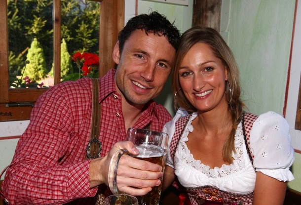 van_bommel_wife.jpg