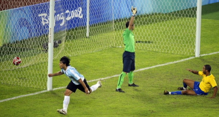 Kun_Aguero__s_Goal_Vs_Brazil_Olympic__2008.jpg