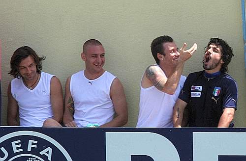 PIRLO_DE_ROSSI_CASANO___GATTUSO_21_22.06.2008c_EURO_2008.jpg