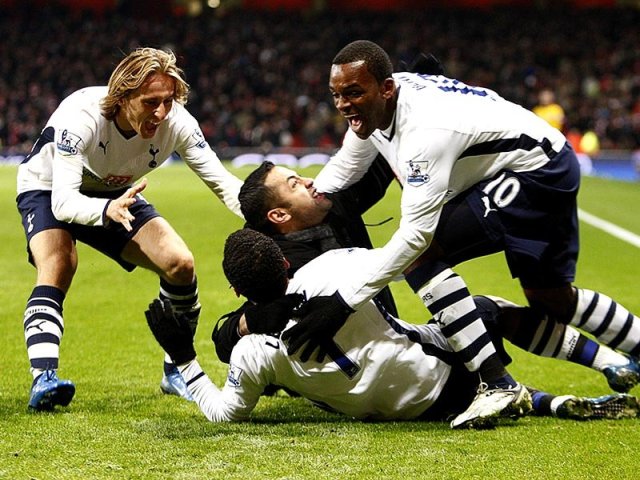 Aaron_Lennon_Arsenal_Tottenham_Hotspur.jpg