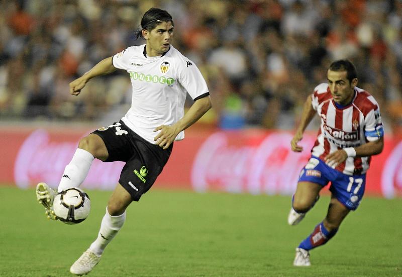 Banega217.jpg
