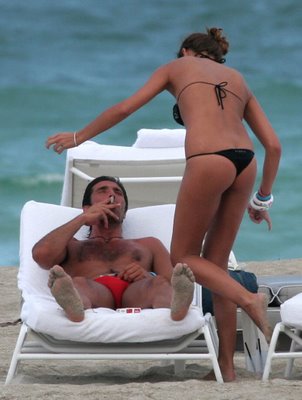 buffon_fumando_smoking_smoke_futbol_loco_atacando_2009.jpg
