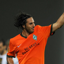 Claudio_Pizarro_celeb_v_Nacional_2361939.jpg