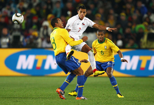 Brazil_v_Chile_2010_FIFA_World_Cup_Round_Sixteen_4oM92UXy4uIl.jpg