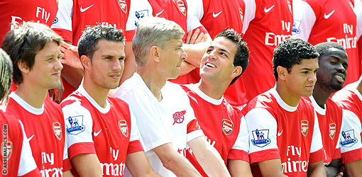 gun__1281100658_fabregas_teamphoto.jpg