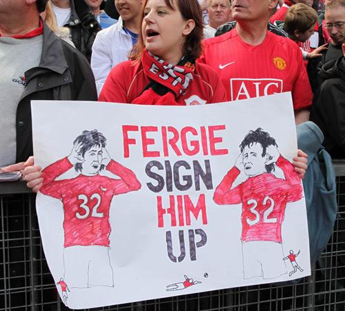 Fergie_sign_him_up.JPG