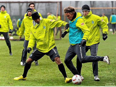 1093302539_werder_bremen_training.9.jpg