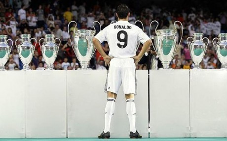 cristiano_ronaldo_real_madrid_home_jersey2.jpg