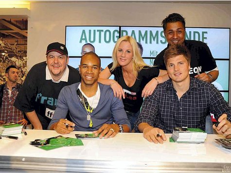 1477784561_werder_bremen_naldo_proedl_autogramm.9.jpg