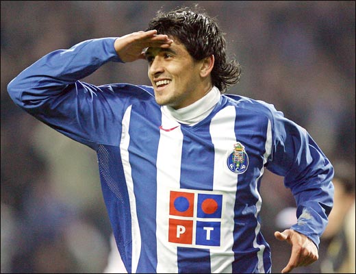 Lucho_Gonzales_FC_Porto.jpg