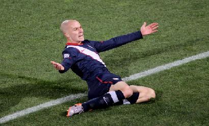 Slovenia_v_USA_Group_C_2010_FIFA_World_Cup_OGciJ5Qhw5ul.jpg