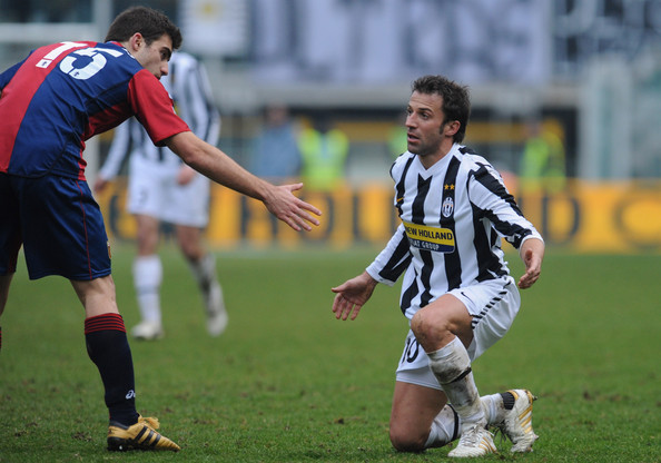 Alessandro_Del_Piero_Sokratis_Papastathopoulos_L872UthPaSKl.jpg