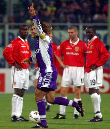 batigol_and_united_resized.jpg