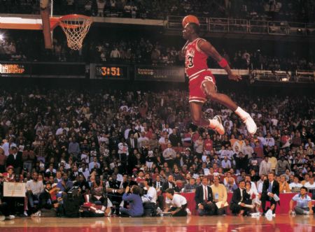 michael_jordan_dunking.jpg