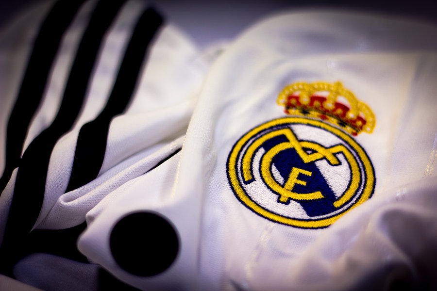 real_madrid_2012_2013_shirt_details_by_superkidfan_d52p69y.jpg