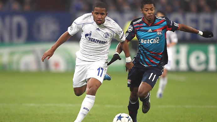 s04_lyon_farfan_bastos_692.jpg