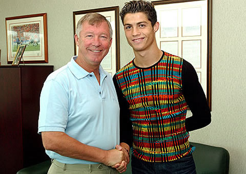 cristiano_ronaldo_meeting_sir_alex_ferguson_first_time_manchester_united_arrival_debut.jpg