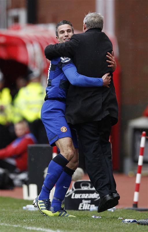 robin_van_persie_celebration_vs_stoke_city.jpg