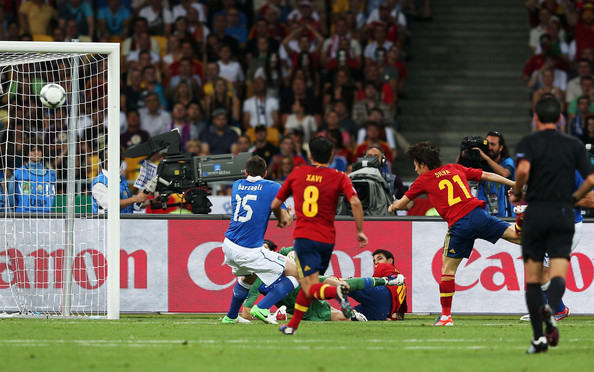 David_Silva_Spain_v_Italy_UEFA_EURO_2012_Final_Xch1tuBNqKJl.jpg