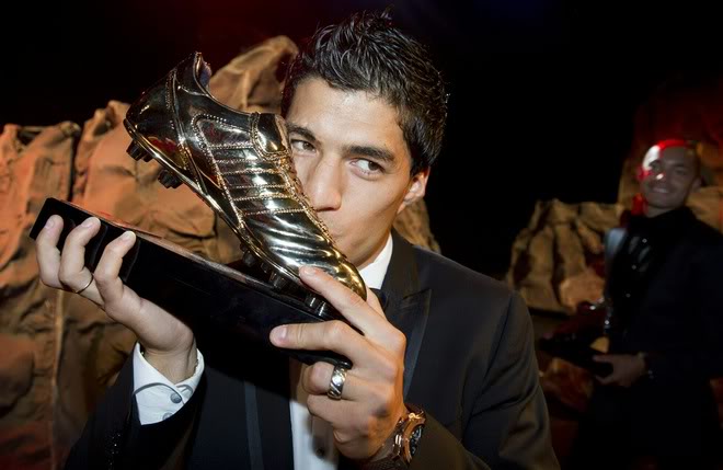 30_8_URU_LUISSUAREZGOLDENBOOT.jpg