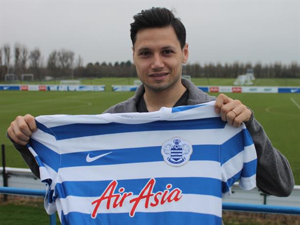 mauro_zarate_signs_64064_2184977_613x460.jpg
