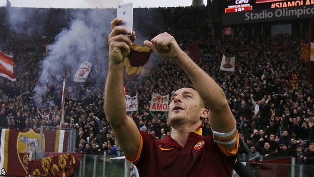 totti_self__80195000_totti4_ap.jpg