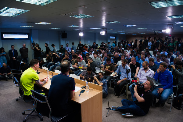 Lionel_Messi_Barcelona_Training_Press_Confernece_qvvjJ9_7qaIl.jpg