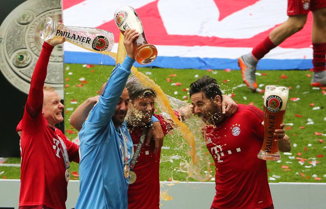 2028105765_bayern_muenchen_deutscher_meister_2015_Qoef.jpg