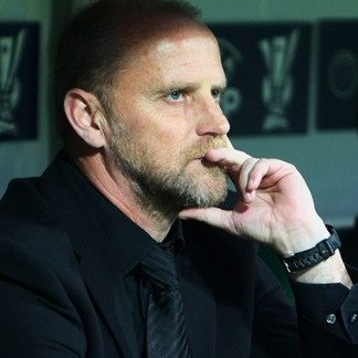 825694_s2.jpg