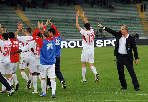 Bari_v_Livorno_Calcio_Serie_lGKI39eA_P0l.jpg