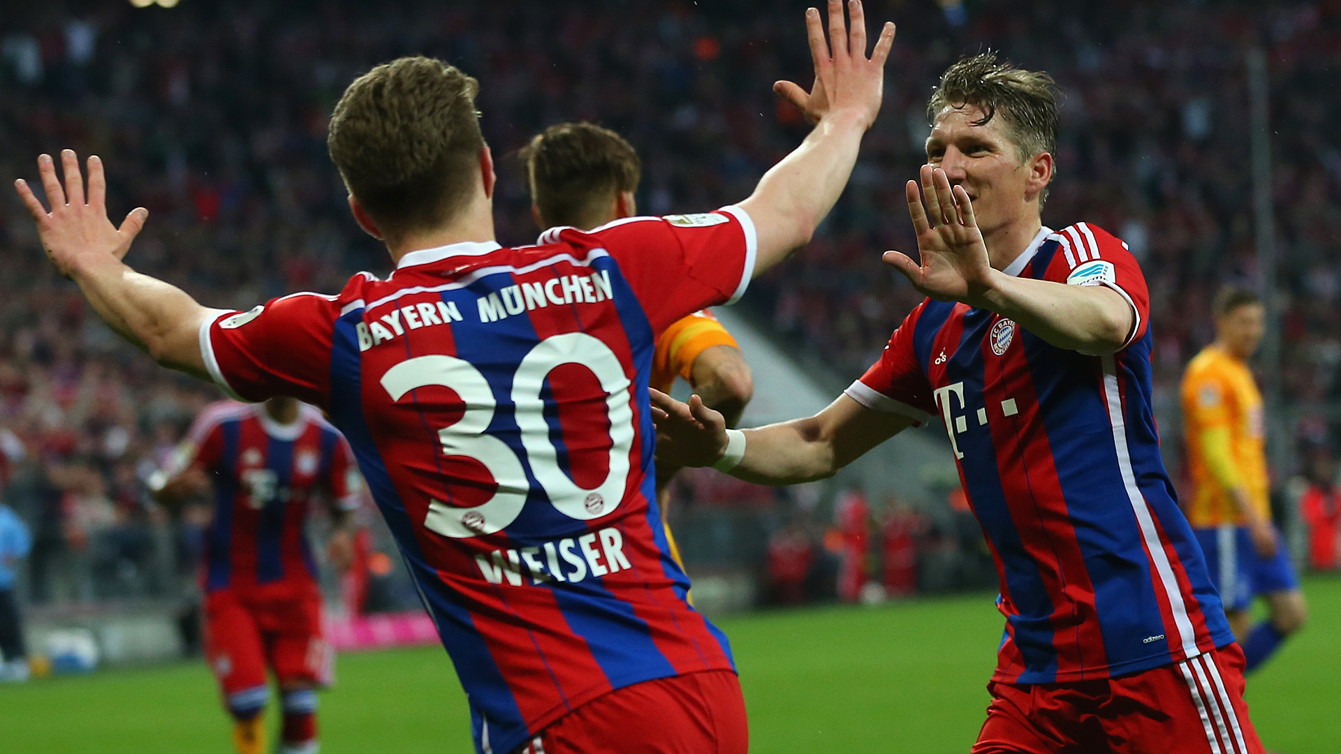 mitchell_weiser_bastian_schweinsteiger_bayern_hertha_bundesliga_04252015_1u05etuvusqbt10dkmetnu13y4.jpg