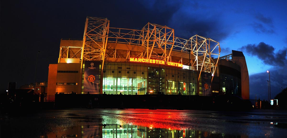 old_trafford_by_night.jpg