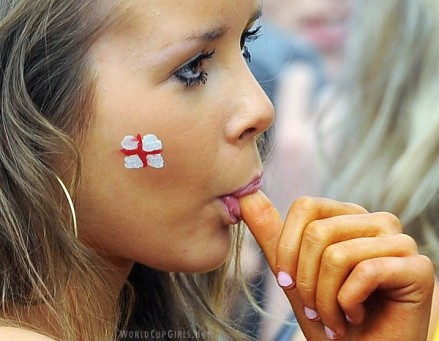 english_girl_world_cup_2010_02_439x341.jpg