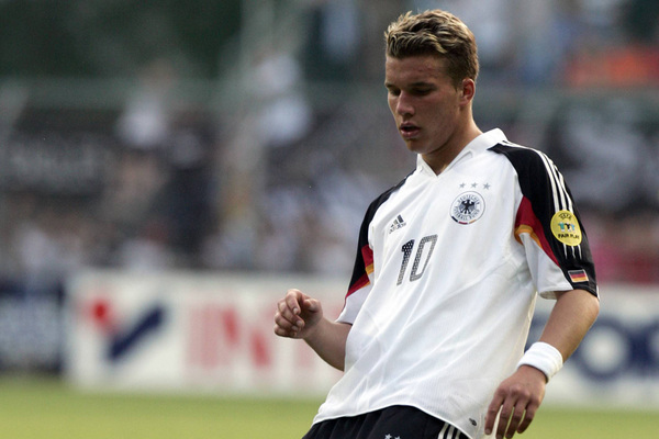 em_2004_podolski_lukas_990x660_imago_ulmer_m.jpg