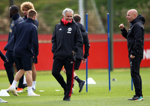 Jose_Mourinho_Manchester_United_Training_Press__kbu1CDfLwil.jpg
