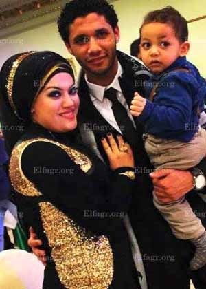 Mohamed_Elneny_wife_son.jpg